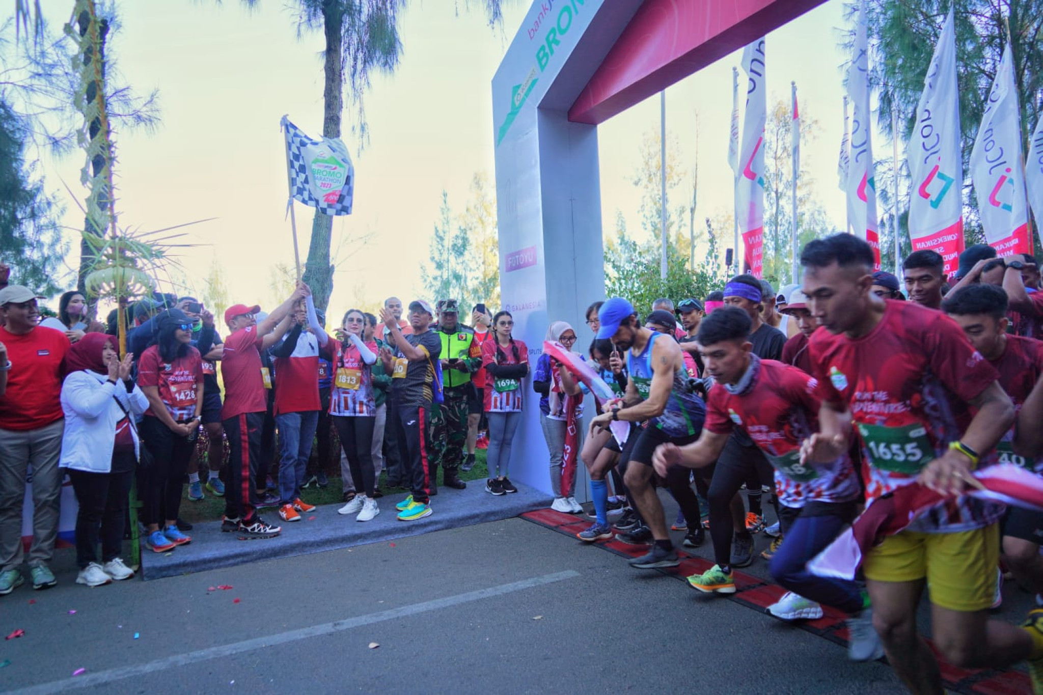 Bupati Irsyad Yusuf Berangkatkan Pelari Bromo Marathon 2023