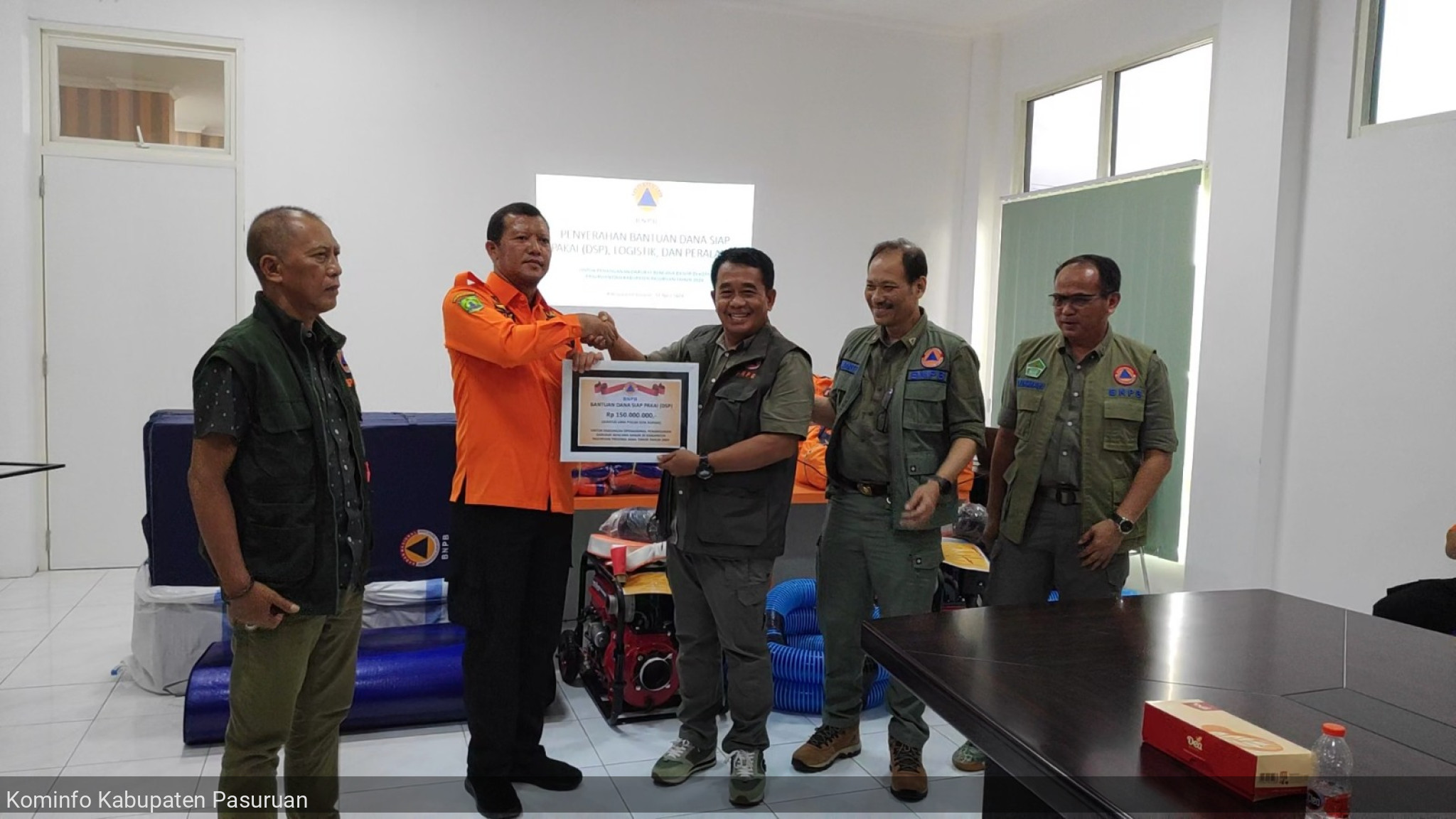 BNPB Salurkan Bantuan untuk Penanganan Bencana Banjir di Kabupaten Pasuruan