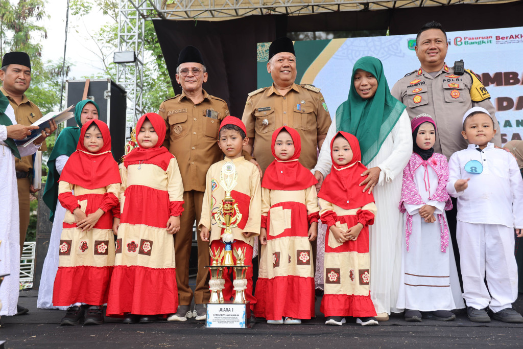 Penyerahan Hadiah Pemenang Lomba Aqoid Pekan Raya Santri 2025