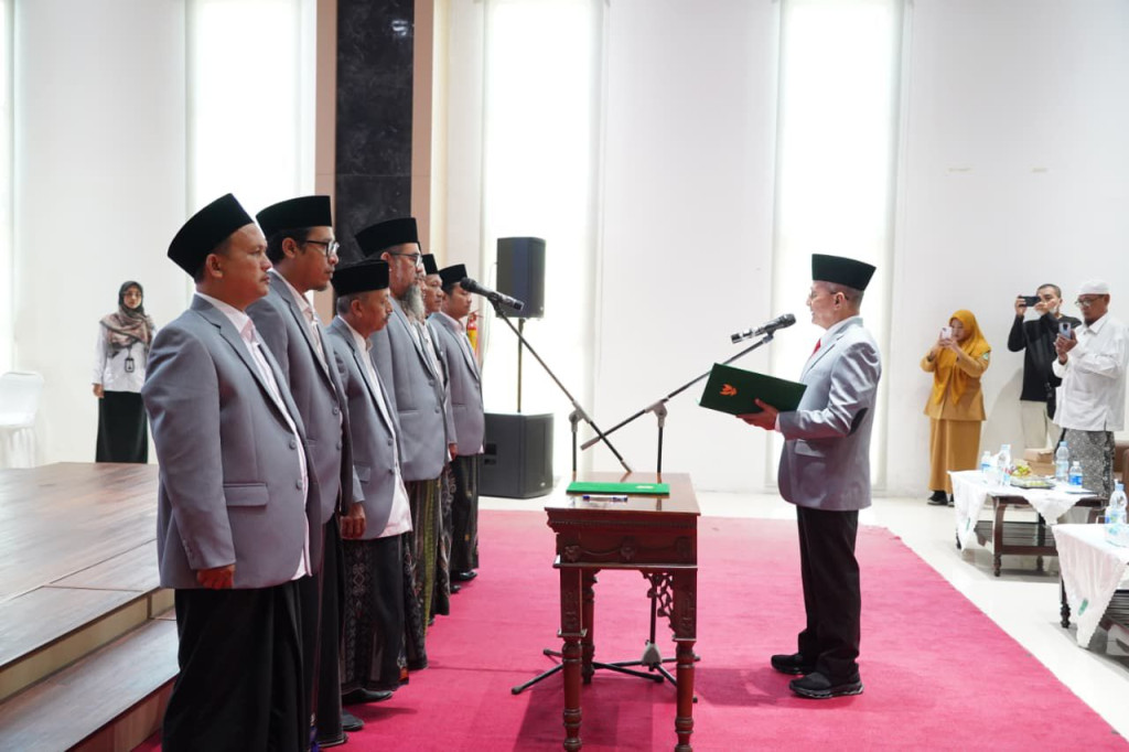 Pengukuhan Dewan Pesantren