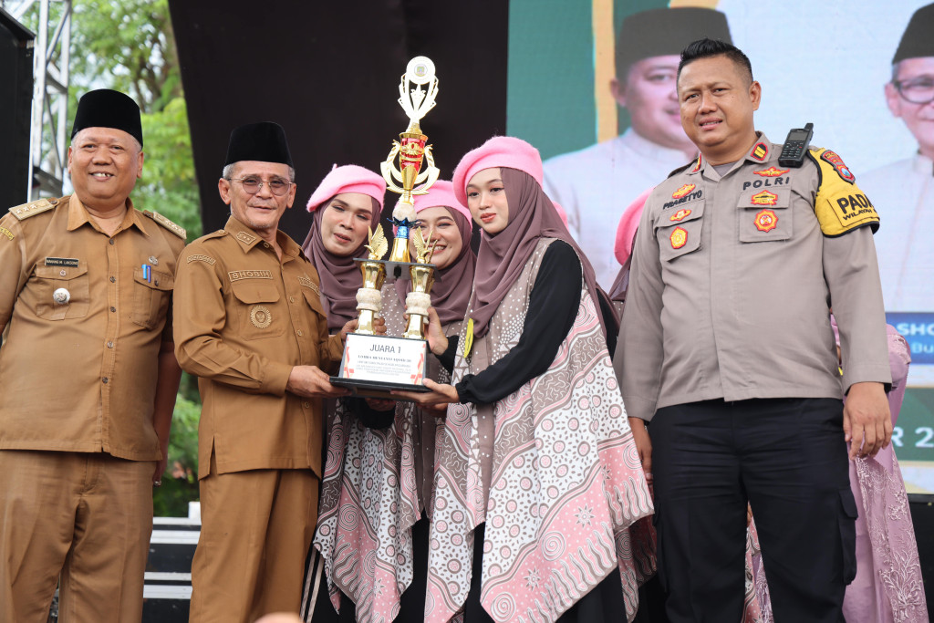 Penyerahan Hadiah Pemenang Lomba Aqoid Pekan Raya Santri 2025