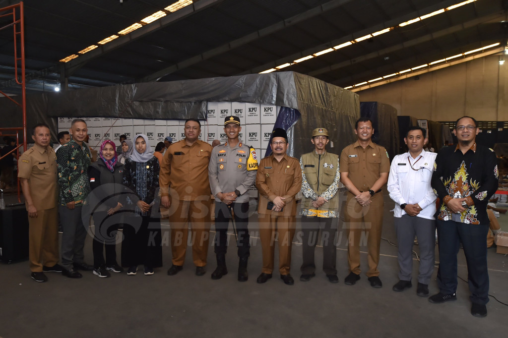 Pj Bupati Tinjau Gudang Logistik Pemilu